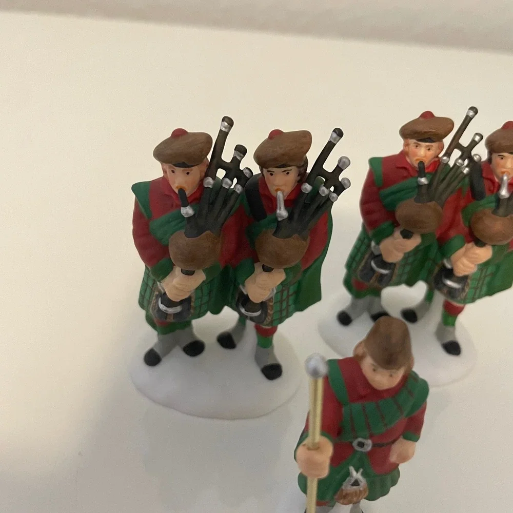 Department 56 Ten Pipers Piping 12 Days of Christmas Dickens Village‎